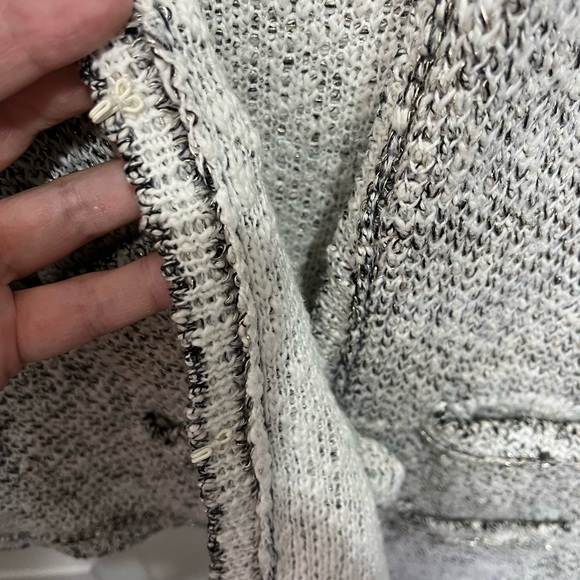 Maje tweed jacket. Size 3, equivalent to size large. Hook clasps in front. - Picture 4 of 9